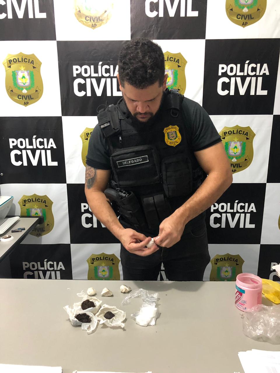 POLÍCIA CIVIL APREENDE ADOLESCENTE COM DROGAS EM PEDRA BRANCA DO AMAPARI